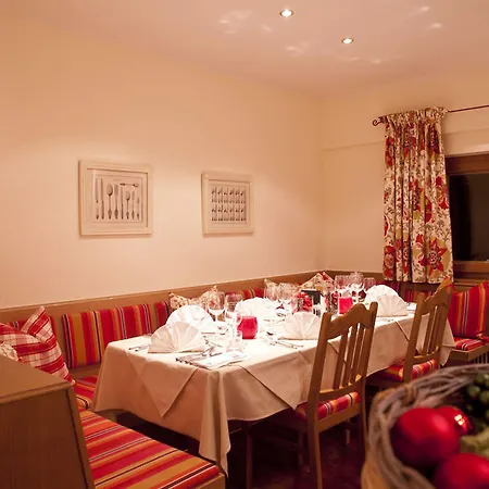 Gradenburg 3*